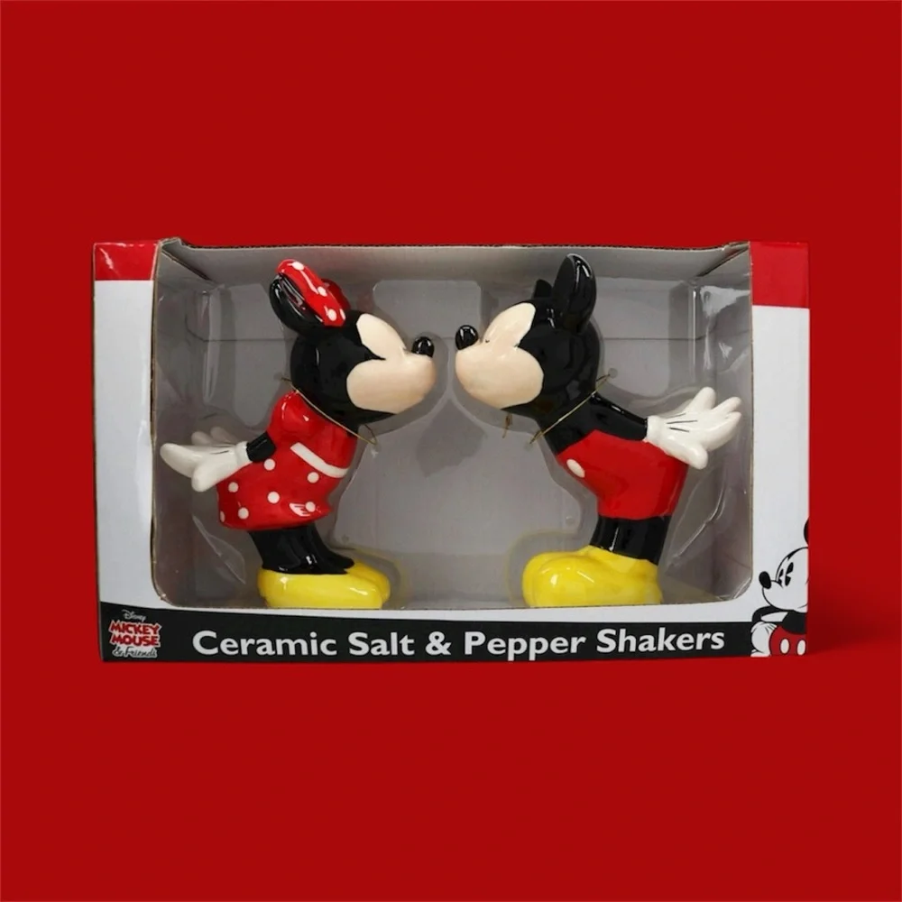 Disney Mickey & Minnie Mouse Kissing Salt & Pepper Shaker Set Ceramic